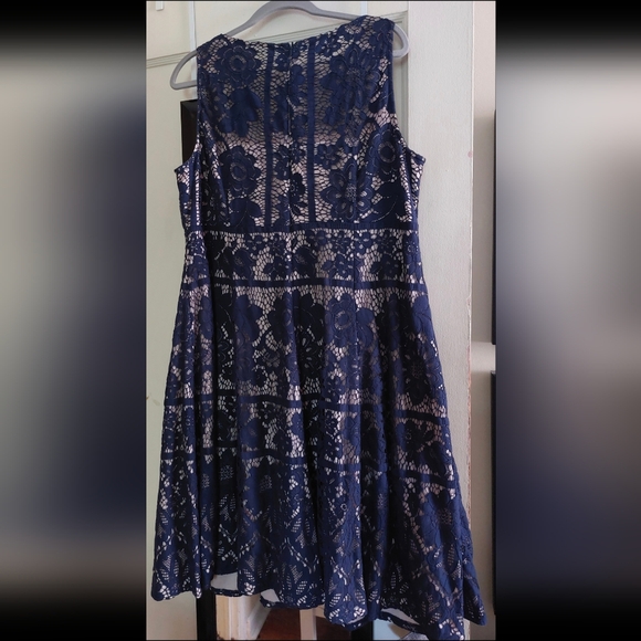 London Times Women's Plus Size (16W) Flower Bloom Lace Fit and Flare Dress - Picture 9 of 15